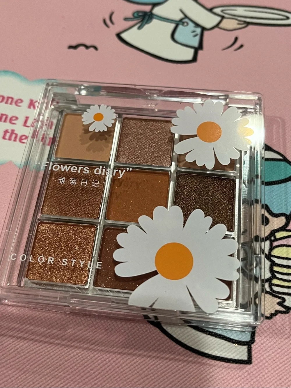 Small Neutral Eyeshadow Palette in Clear Packaging